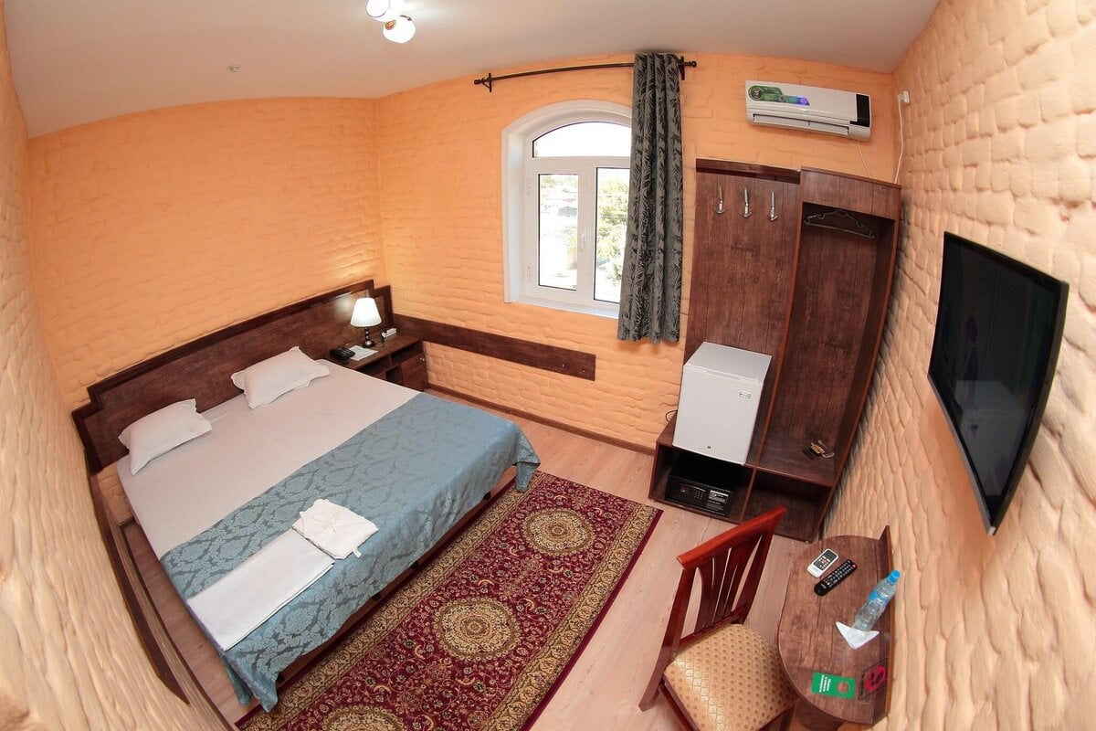 Double Queen Size Bed