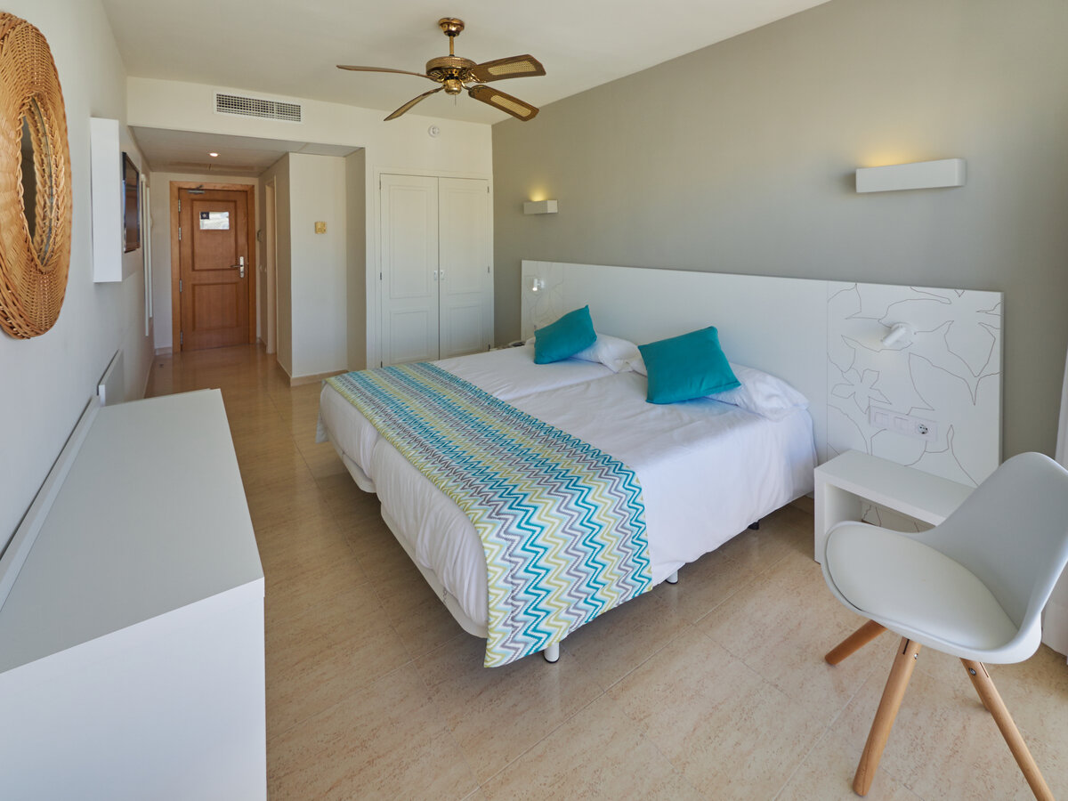 Double or Twin Standard