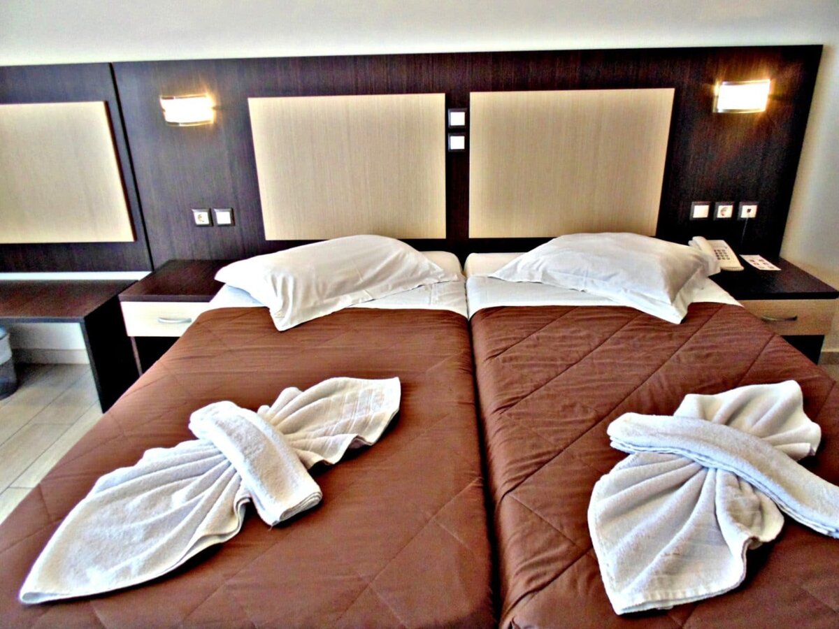 Double or Twin Standard