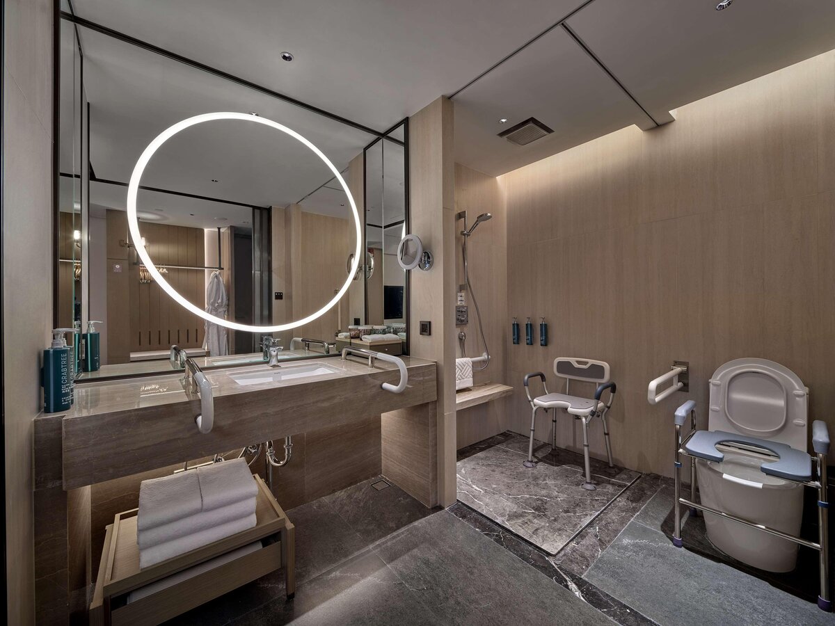 Double Accessible King Size Bed