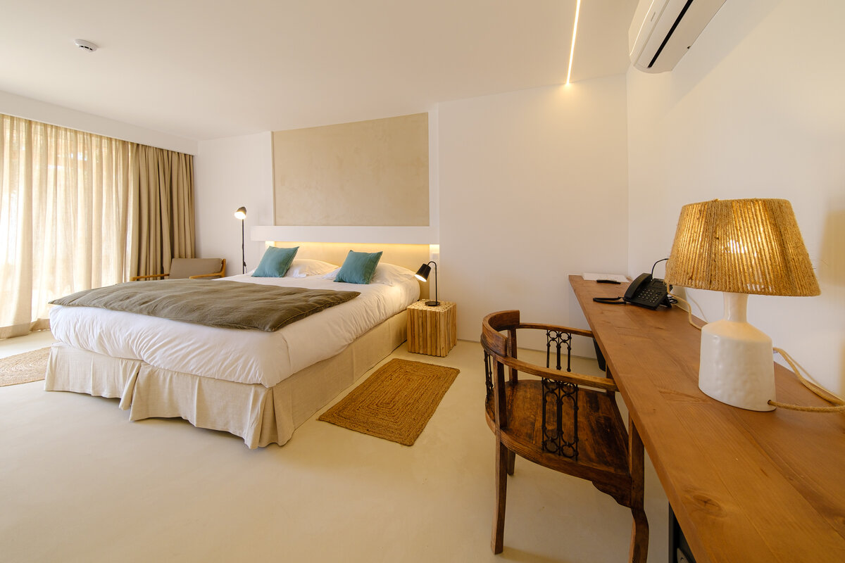 Double King Size Bed