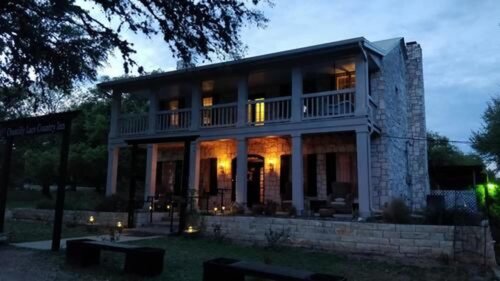 The Crossroads Inn (formerly Chantilly Lace Countr