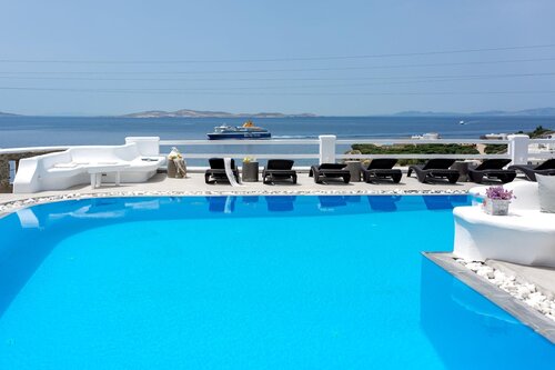 Flaskos Suites