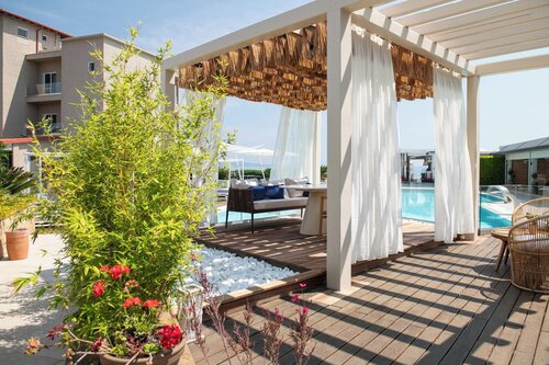 Antigoni Beach Resort