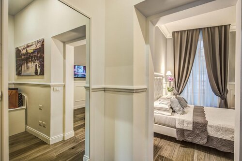 Piazza Di Spagna Just For Us