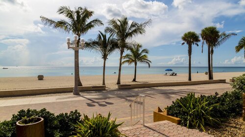 Riptide Oceanfront Hotel