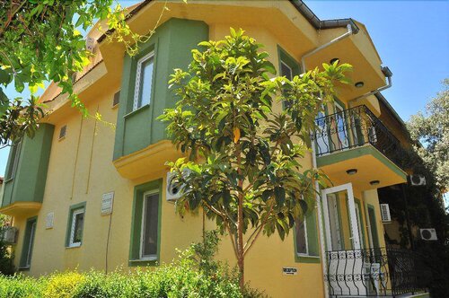 California Apart Hotel