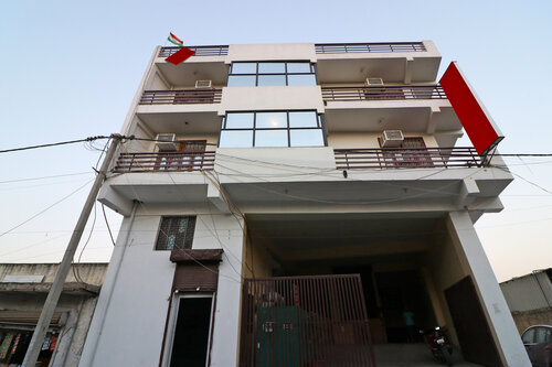 Oyo 13107 Westend Residency