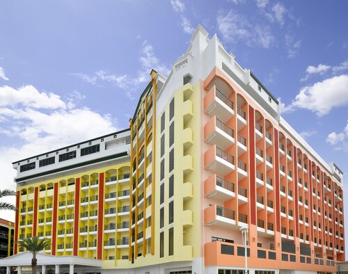 Lequ Okinawa Chatan Spa Resort