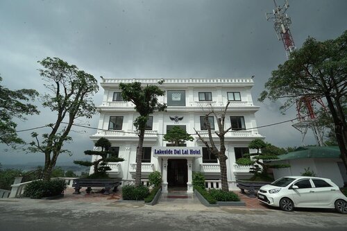 Lakeside Dailai Hotel