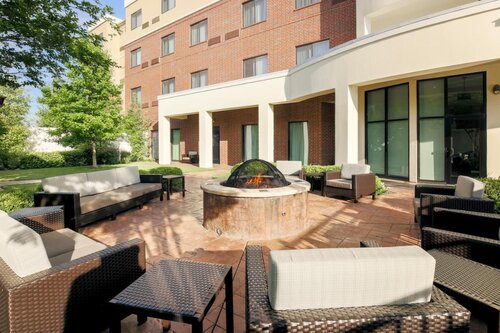 Courtyard By Marriott Dallas Arlington South