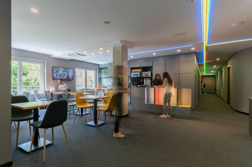 Nest Style Valencia Hotel