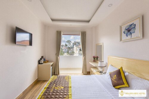 Golden Bee Hotel