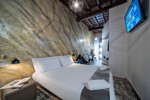 Navona Rooms With Jacuzzi