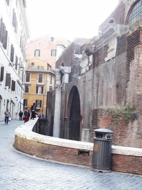 Bye Bye Roma Pantheon Suite