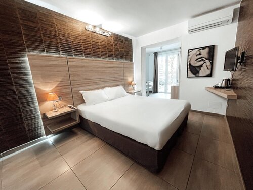 HÃ´tel L'Escale CotÃ© Port