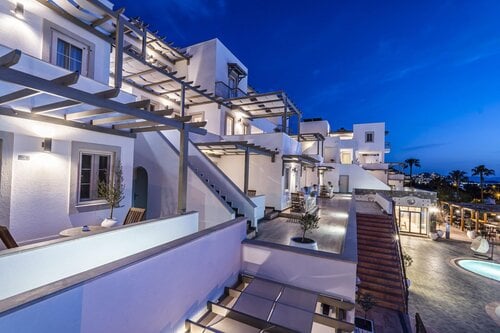 Elementa Luxury Boutique Hotel