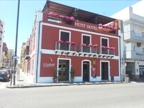 Petit Hotel