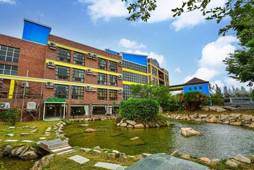 Jinsa Lakeside View Resort