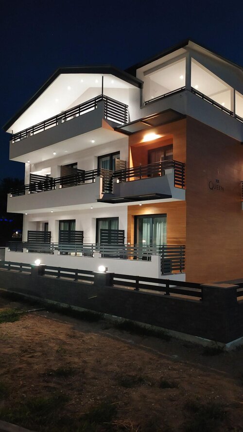 Elizabeth Queen Luxuxy Rooms