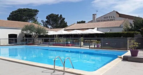 Les Aubuns Country Hôtel