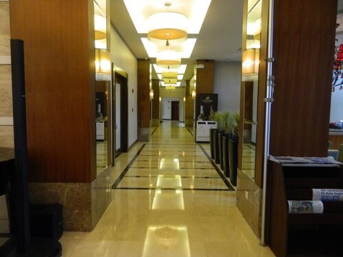 The Avenue Plaza Hotel