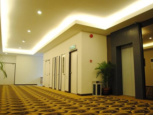 Uptown Imperial Hotel