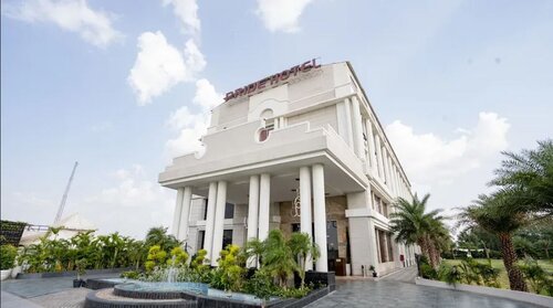 Pride Hotel & Convention Centre Indore