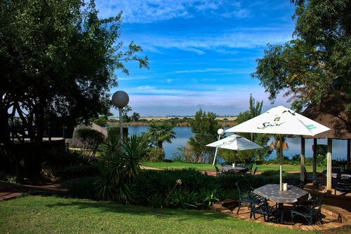 Waterfront Country Lodge