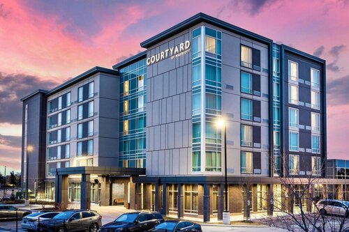 Courtyard By Marriott Burlington