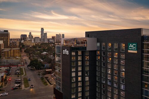 AC Hotel Austin-university