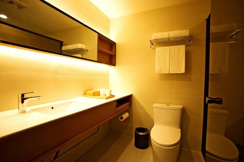 Ji Hotel (Haining Haichang South Road Leather City