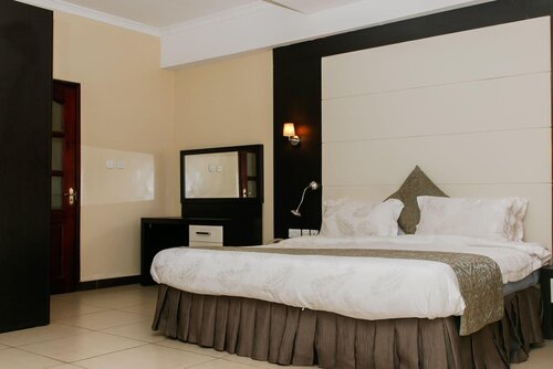 Laburnam Courts Four Bedroom Apartments