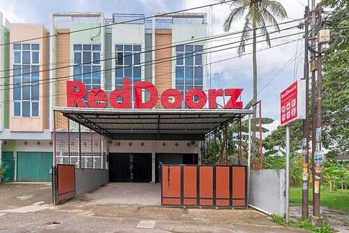 Formerly RedDoorz near Palembang Trade Center 4