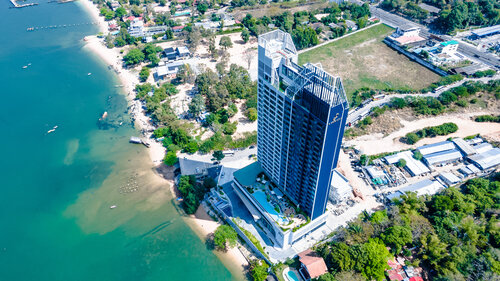 S. Sriracha Hotel & Residence