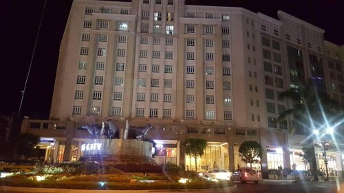 101 Newport Condo Across the Airport