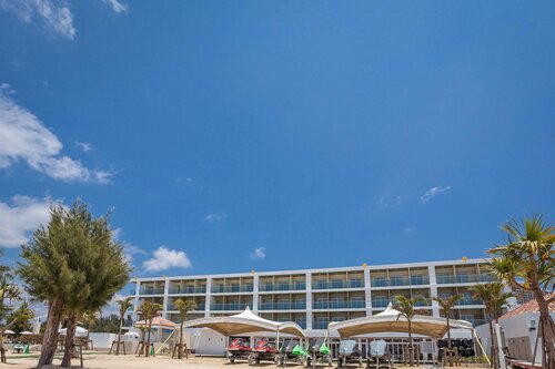 Okinawa Kariyushi LCH.Resort on The Beach