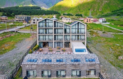 Step Inn Kazbegi