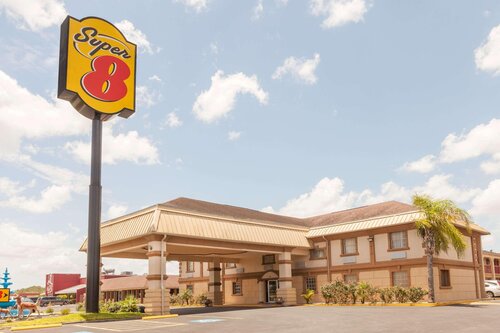 Super 8 By Wyndham Kingsville