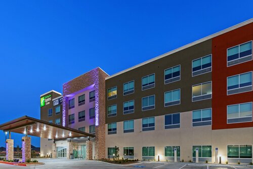 Holiday Inn Express & Suites Houston Sw - Rosenber