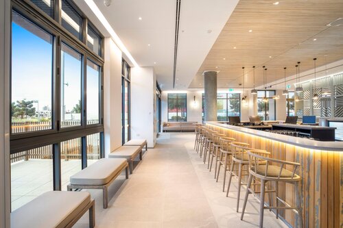 Holiday Inn Express Suites Sunshine Coast