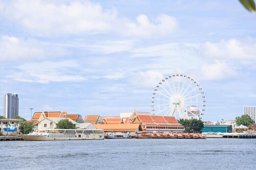 Away Bangkok Riverside Kene