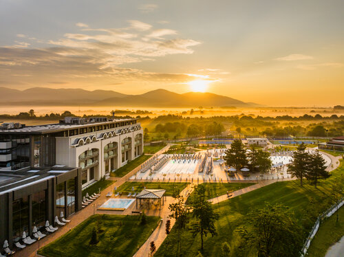 Kings' Valley Medical & Spa Hotel