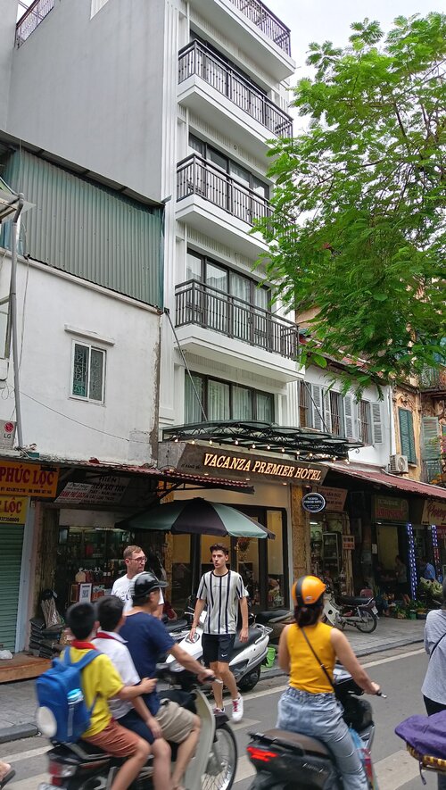 Hanoi Vacanza Premier Hotel
