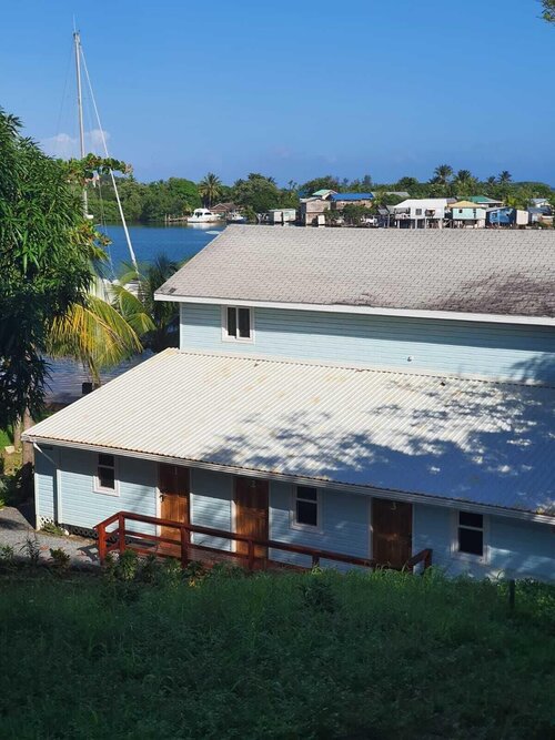 Roatan Yacht Club