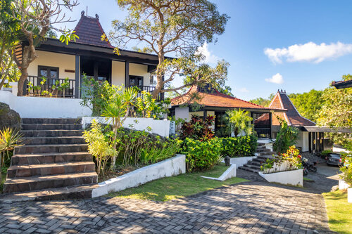 Surya Melasti Exclusive Beach Villa by Sajiwa