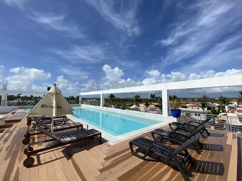 Aventura Deluxe Suites Rooftop Pool