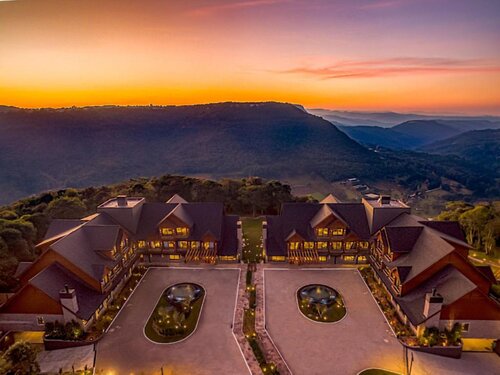 Chateau Laghetto Collection