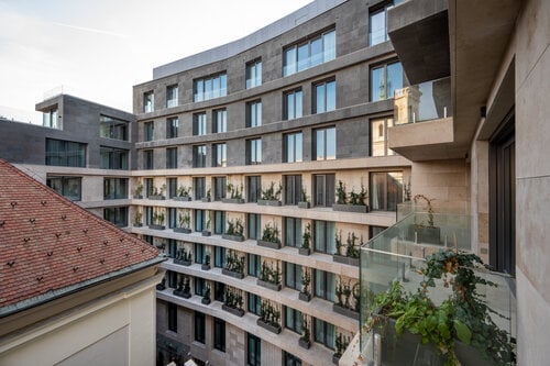 Hotel Emerald & Suites by Continental Group