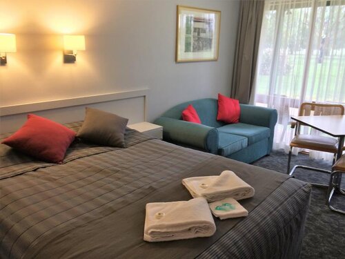 Town And Country Motor Inn Forbes